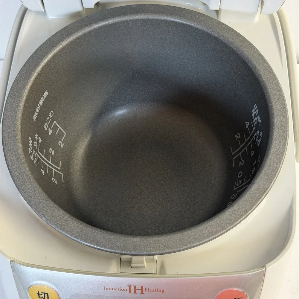 Toshiba RCK-A10EX Induction Heating Rice Cooker 1.0L White - Storage B-10